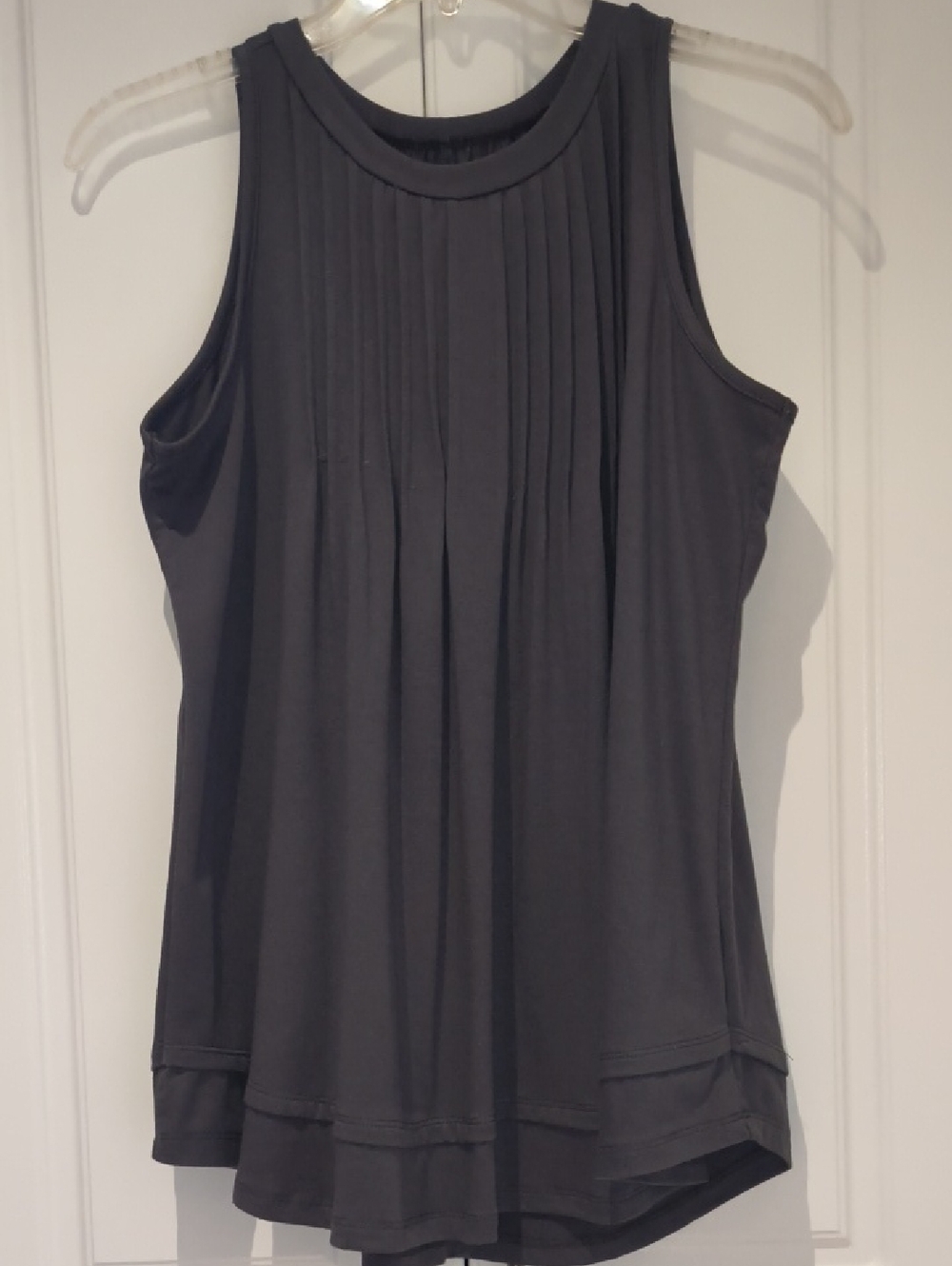 Sleeveless Pleated Tank Top - Charcoal Color